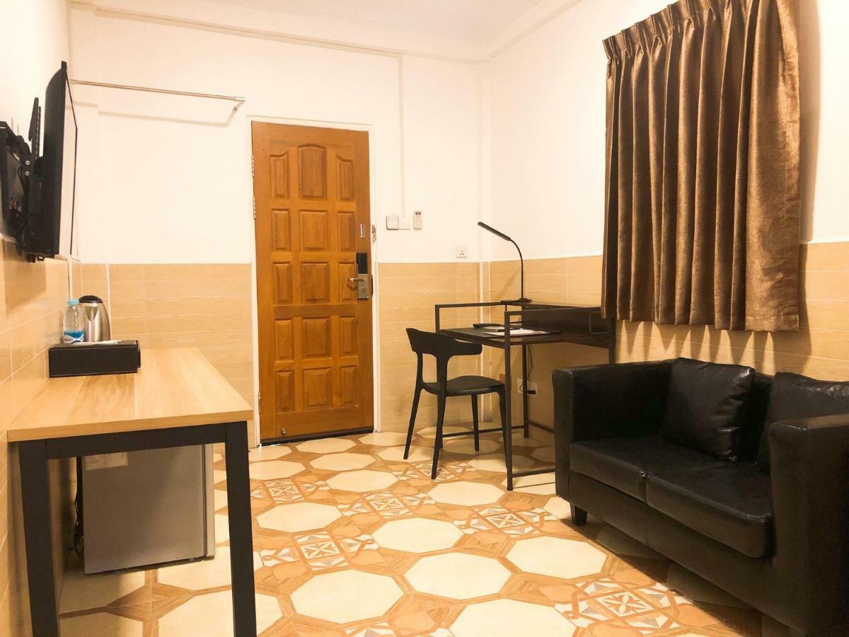 K.C Residence Yangon Luaran gambar
